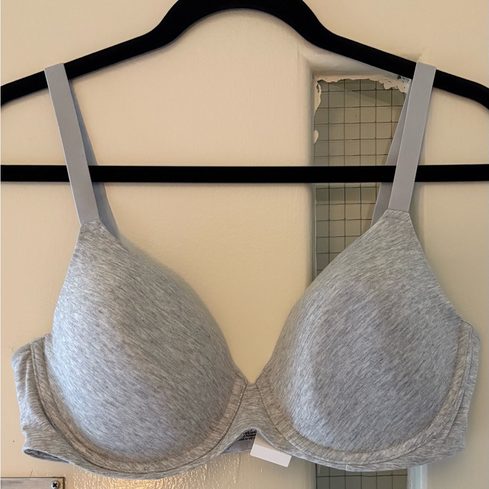 NWOT Bali Gray T-Shirt Bra with Molded Cups